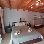 λιθόκτιστη παραδοσιακή οικία 度假居 *