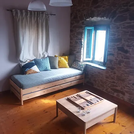 λιθόκτιστη παραδοσιακή οικία 別荘 *