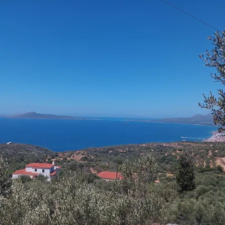 λιθόκτιστη παραδοσιακή οικία Hébergement de vacances *