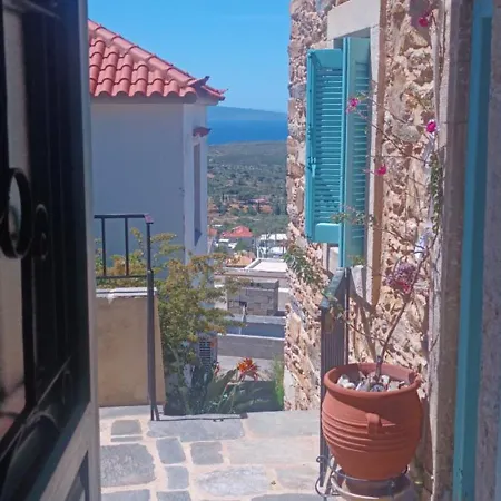 λιθόκτιστη παραδοσιακή οικία 別荘 Agios Nikolaos (Peloponnese)