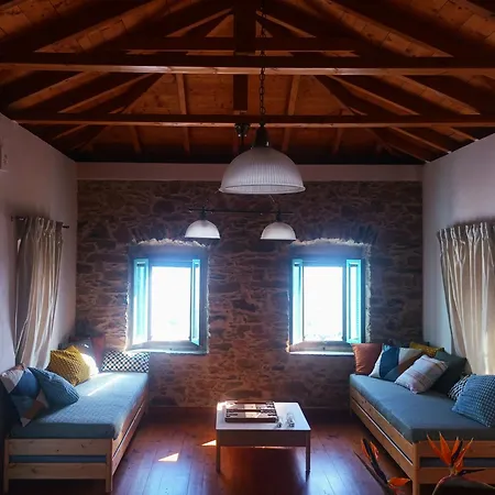 λιθόκτιστη παραδοσιακή οικία Agios Nikolaos (Peloponnese)