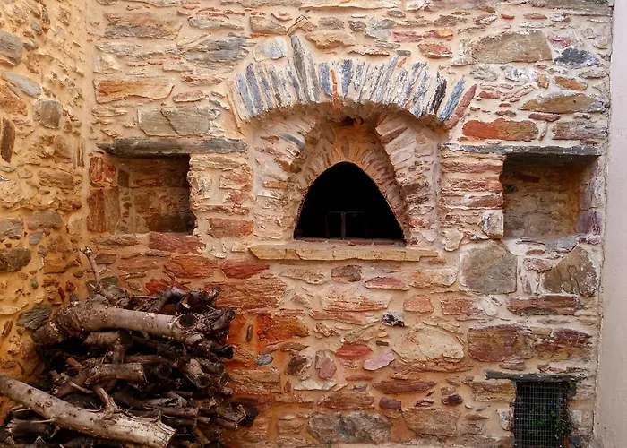 λιθόκτιστη παραδοσιακή οικία *