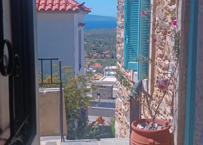 λιθόκτιστη παραδοσιακή οικία Hébergement de vacances Agios Nikolaos (Peloponnese)