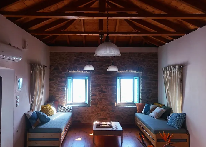 λιθόκτιστη παραδοσιακή οικία Agios Nikolaos (Peloponnese)